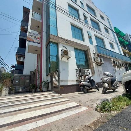 Hotel Park Pride Pitampura New Delhi, Couple Friendly Экстерьер фото