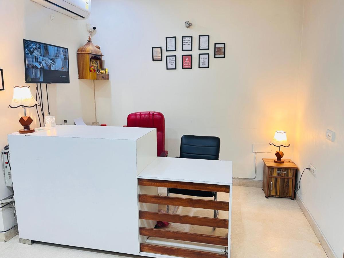Hotel Park Pride Pitampura New Delhi, Couple Friendly Экстерьер фото