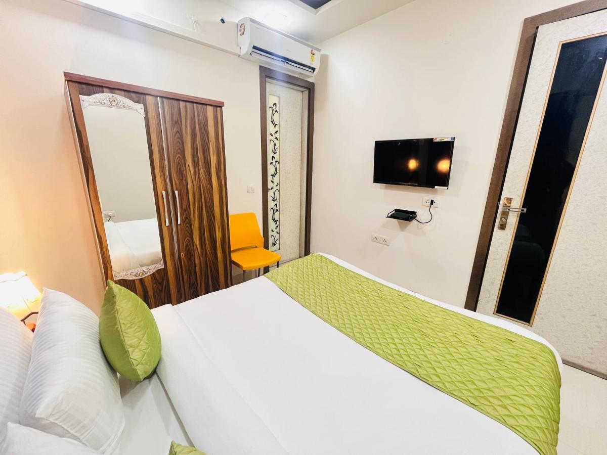 Hotel Park Pride Pitampura New Delhi, Couple Friendly Экстерьер фото