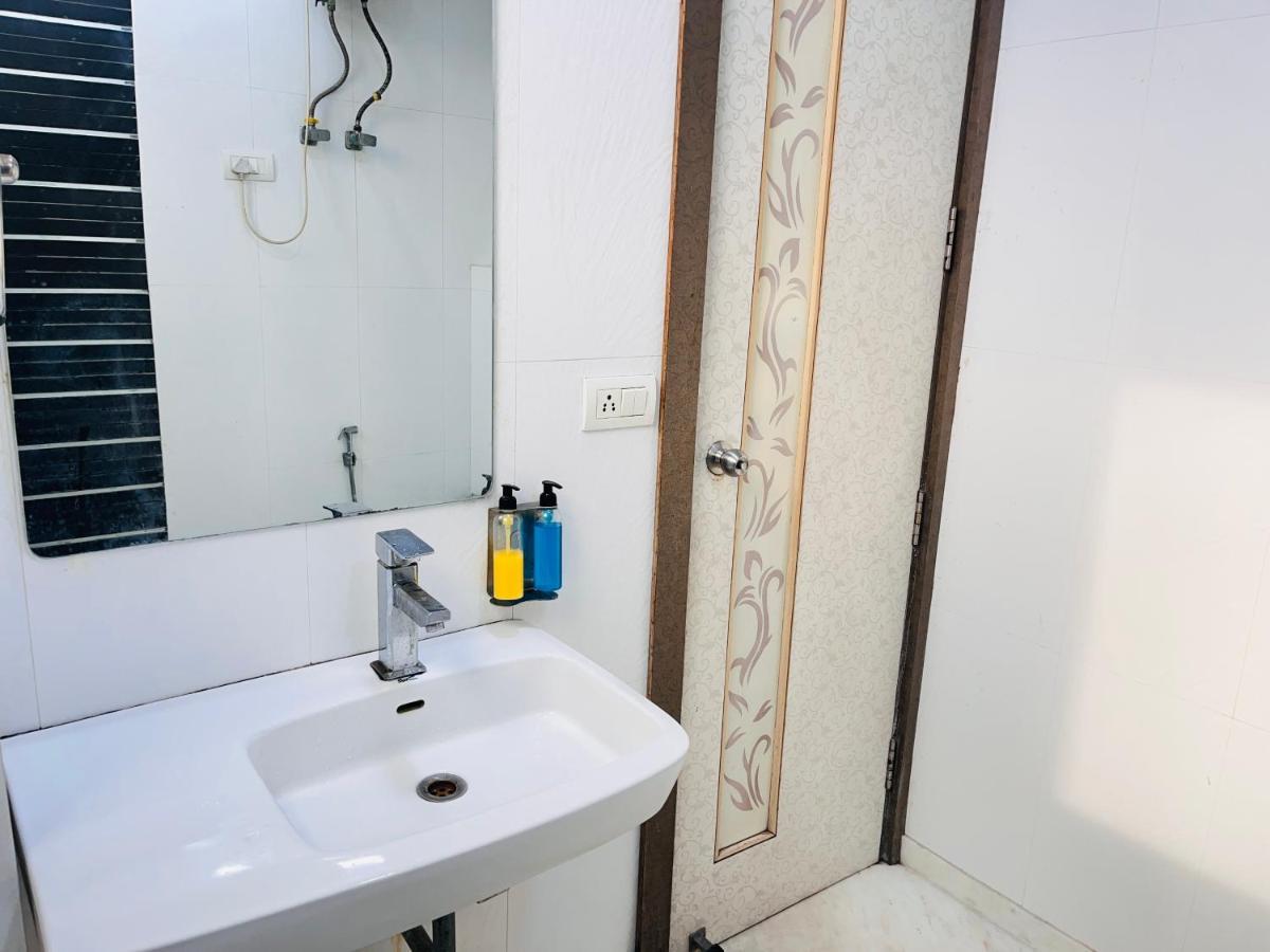 Hotel Park Pride Pitampura New Delhi, Couple Friendly Экстерьер фото