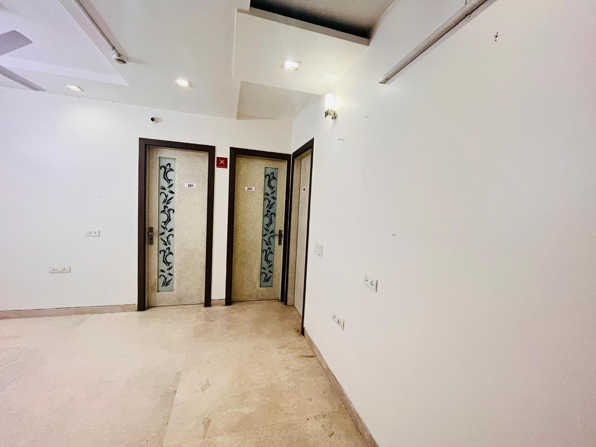 Hotel Park Pride Pitampura New Delhi, Couple Friendly Экстерьер фото